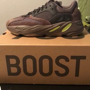 Yeezys 700